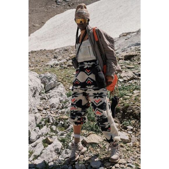 NWT FP Movement Printed Hit The Slopes Salopette Black Fairisle Combo Size Small - Picture 9 of 13